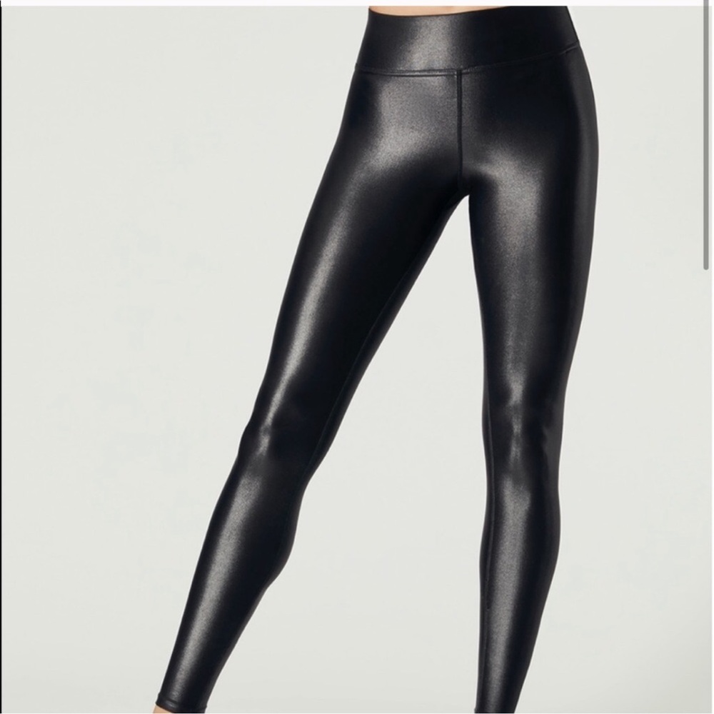 Carbon 38 regular rise Legging in Takara Shine